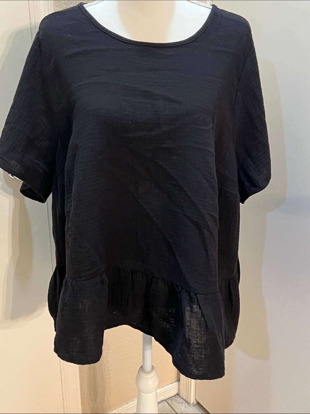 Torrid Short Sleeve Tiered Top Black Ruffle-Hem